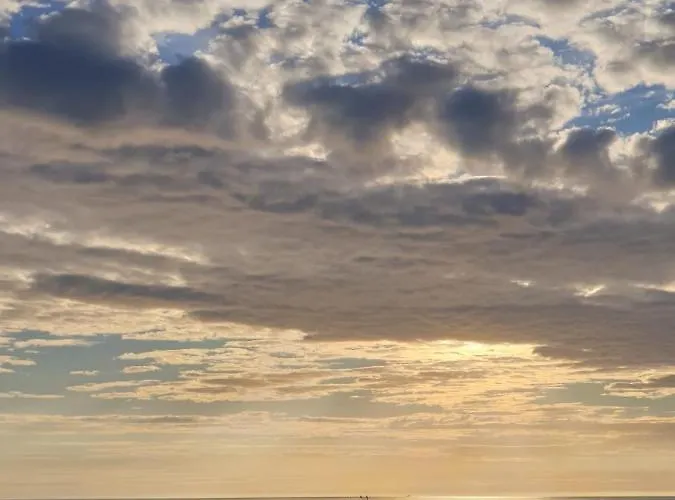 1 With Wonderful View Apartment *